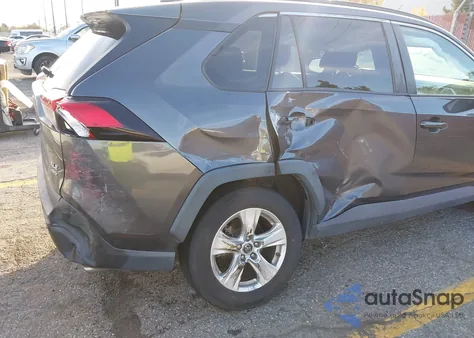 2019 Toyota Rav4 Xle z USA, uszkodzony, nr VIN 2T3P1RFV3KW064566